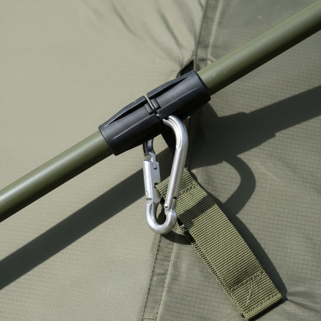 Detalle de equipamiento para acampada